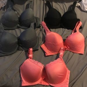 Multiple bras all 34DD